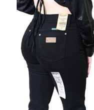 Cargar imagen en el visor de la galería, Jeans Dama Wrangler Corte Bota Mod. 53538NB42