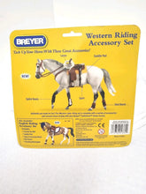 Cargar imagen en el visor de la galería, Juguete Oficial a escala Breyer Western Riding Accessory Set Modelo 1384