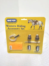 Cargar imagen en el visor de la galería, Juguete Oficial a escala Breyer Western Riding Accessory Set Modelo 1384